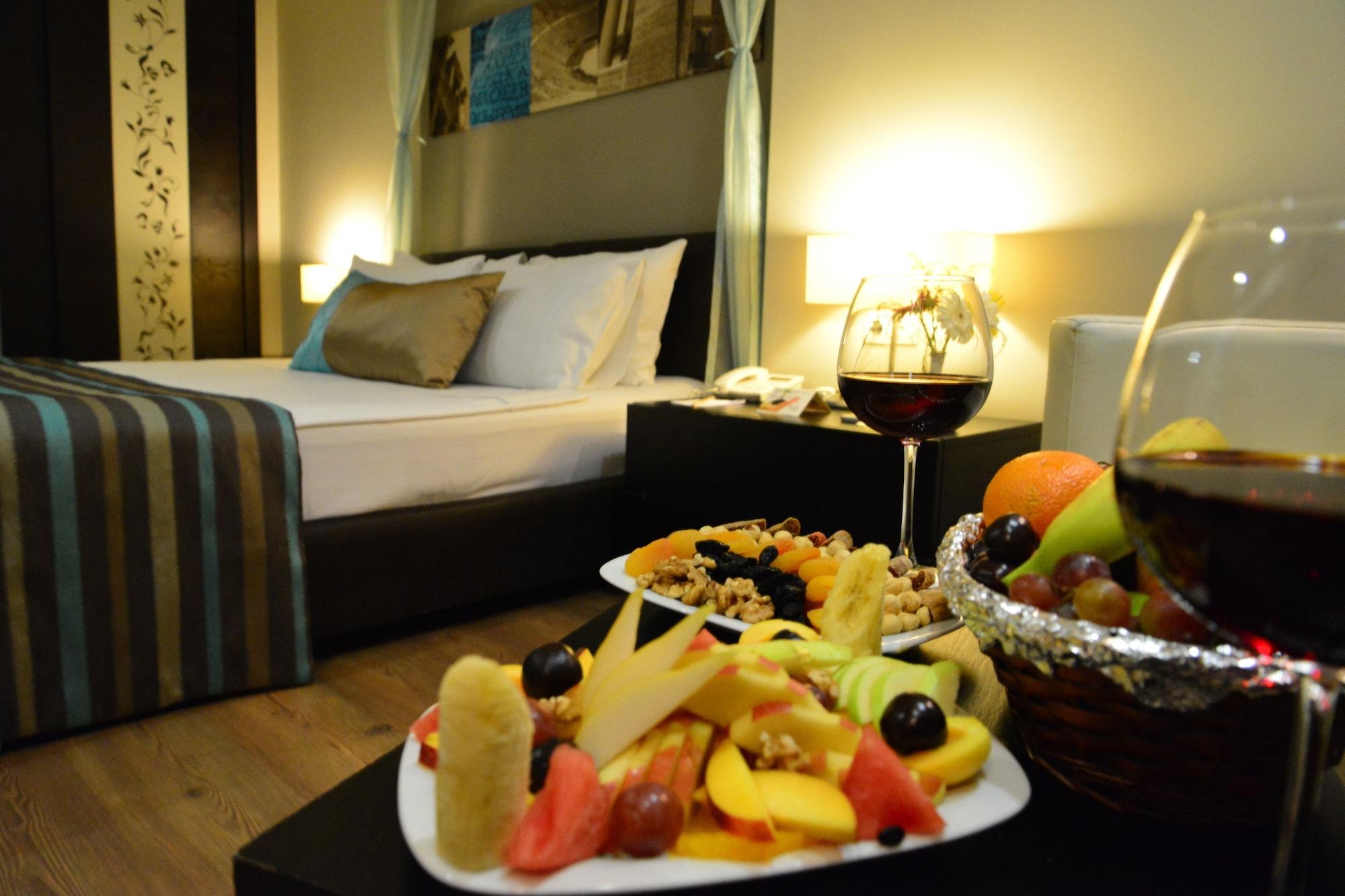 May Park Hotel Измир Екстериор снимка