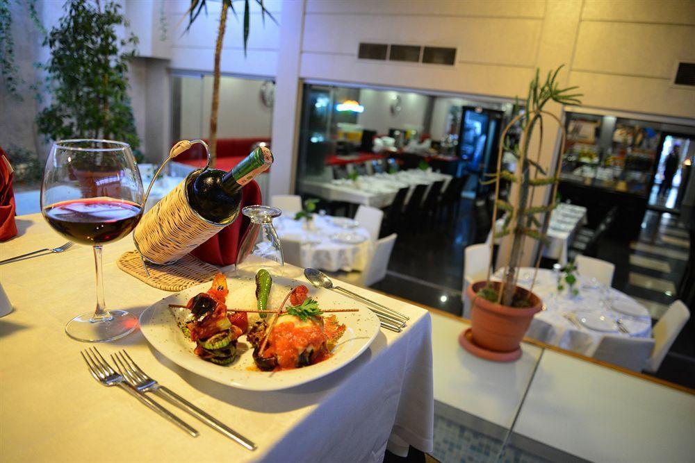 May Park Hotel Измир Екстериор снимка