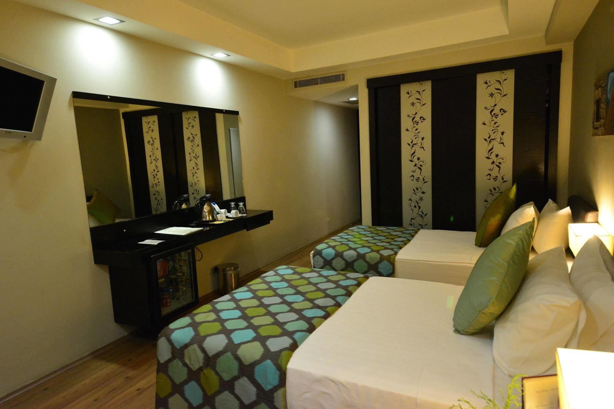 May Park Hotel Измир Екстериор снимка